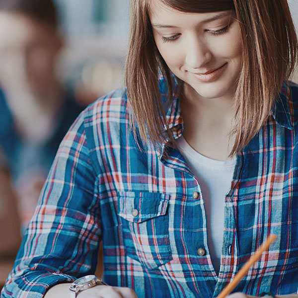 我不住在美国，在代孕过程中，我需要去加州多少次？